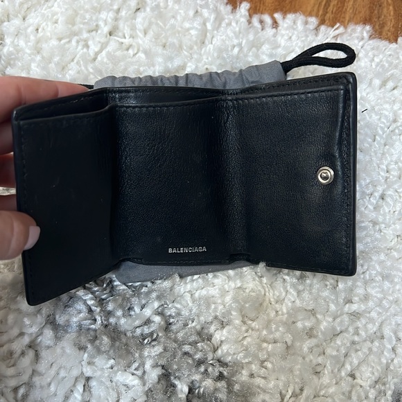 Mini Black Balenciaga Wallet - Picture 4 of 7
